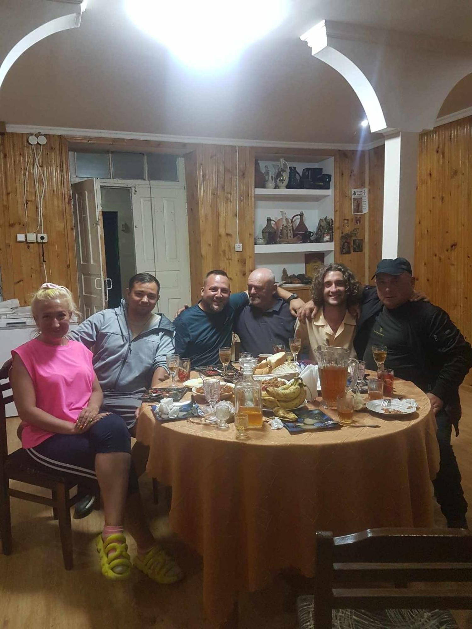 Bori'S Guesthouse Ushguli ภายนอก รูปภาพ